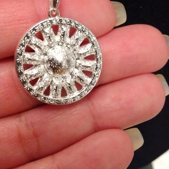 Beautifully Blue baguette necklace - Picture 8 of 9